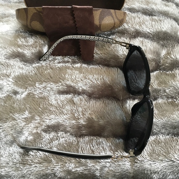 Coach sunglasses with case - Picture 4 of 7